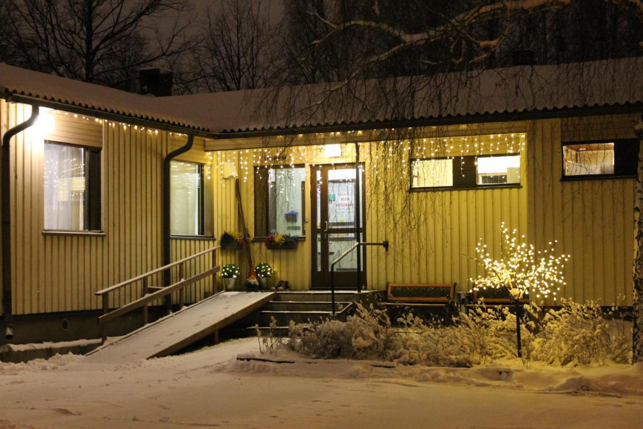 Guesthouse - Kuin Kotonaan Kotka Esterno foto